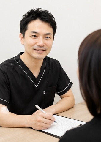 患者さんと相談しながら判断する院長・吉野